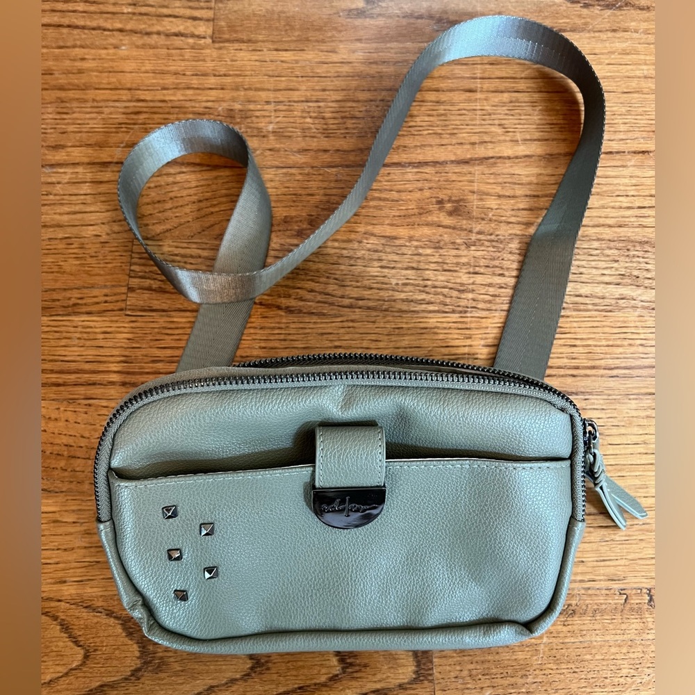 Rad Rev sling wallet
